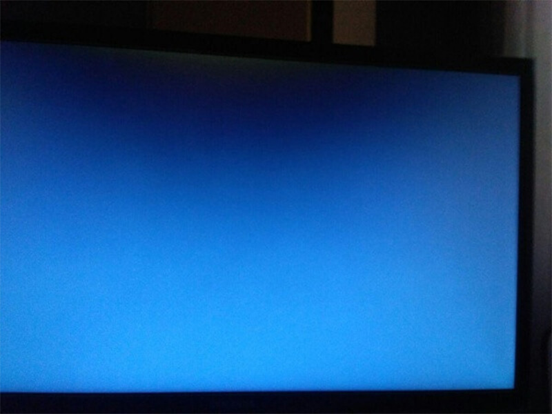 Lỗi máy tính bị màn hình xanh không có chữ