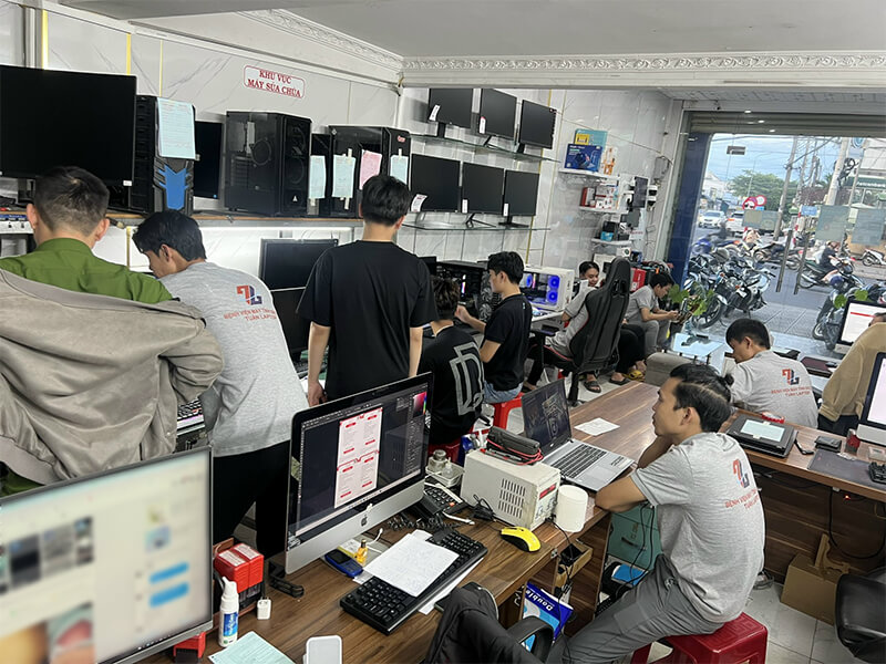 Đội ngũ kỹ thuật lắp đặt camera chuyên nghiệp tại Bệnh viện máy tính Bảo Lộc
